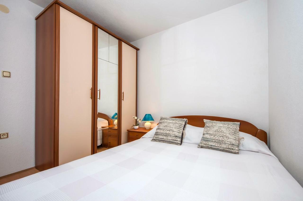 Guesthouse Ancient Stone โรวีน ภายนอก รูปภาพ